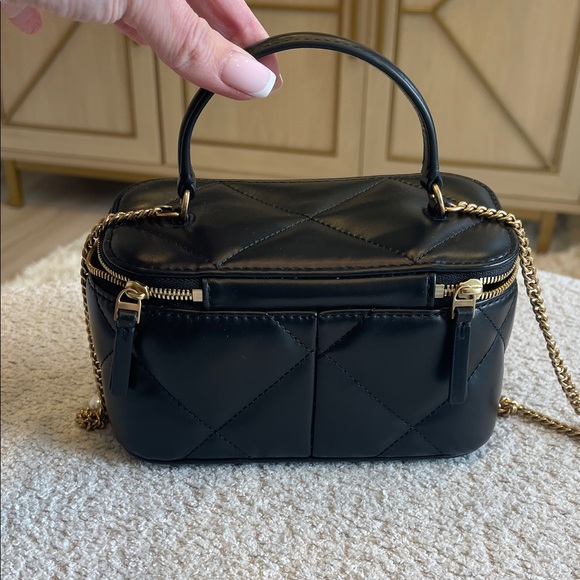 TORY BURCH KIRA DIAMOND QUILT CHARM EAST-WEST VANITY CASE - Picture 8 of 9